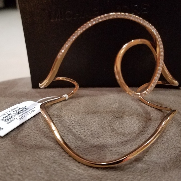 MICHAEL Michael Kors Powerful Romance Cuff Bracelet Open Swirl RoseGold Tone NWT - Picture 11 of 14